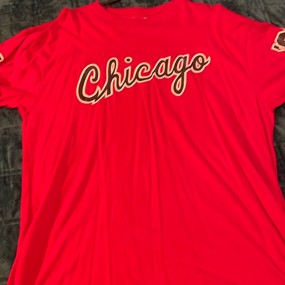 Chicago Bulls Red legendary Slub T-Shirt.